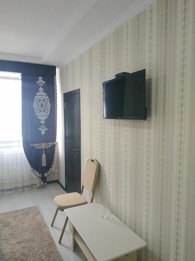 Турист Taraz Exterior photo